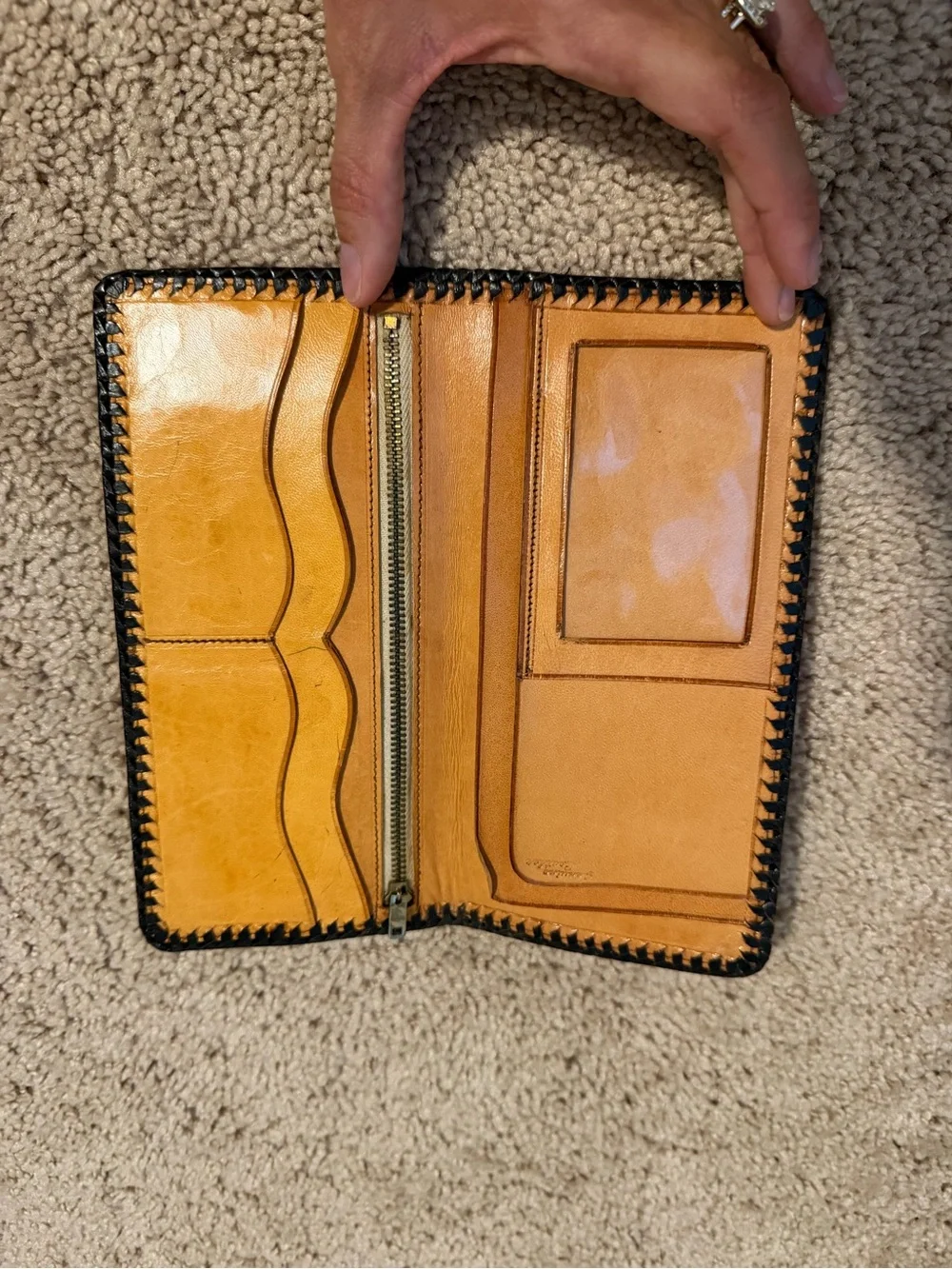 Vintage Hand Tooled Brown Leather Bifold Women’s Wallet w/ Zipper Pocket